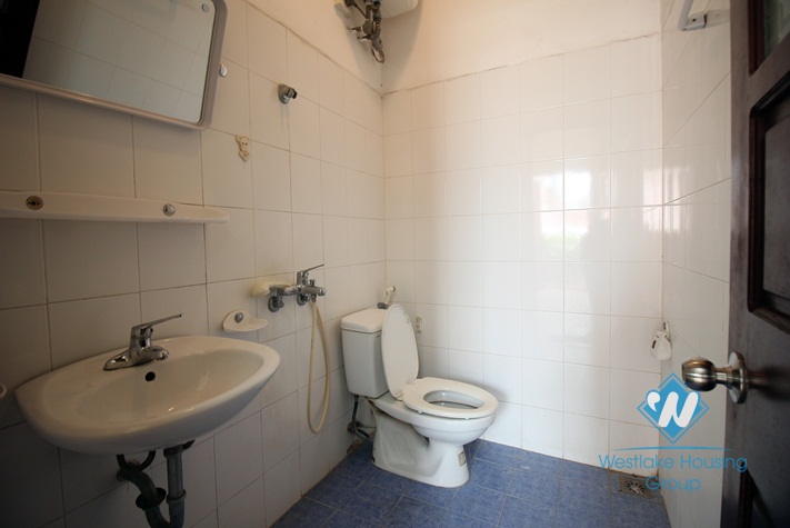 A cosy and good price house with 3 bedrooms for rent in Au Co, Tay Ho, Ha Noi